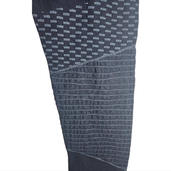 SPANX Indigo Sky Seamless Moto Leggings Size M - Picture 5 of 10